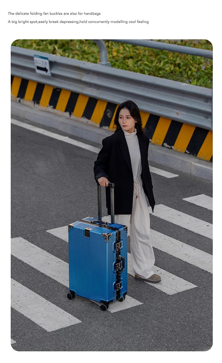 Wolverine luggage, a hard-shell suitcase with 108 rivets, 20-28 inches in size, featuring silent all-terrain wheels, a cup holde