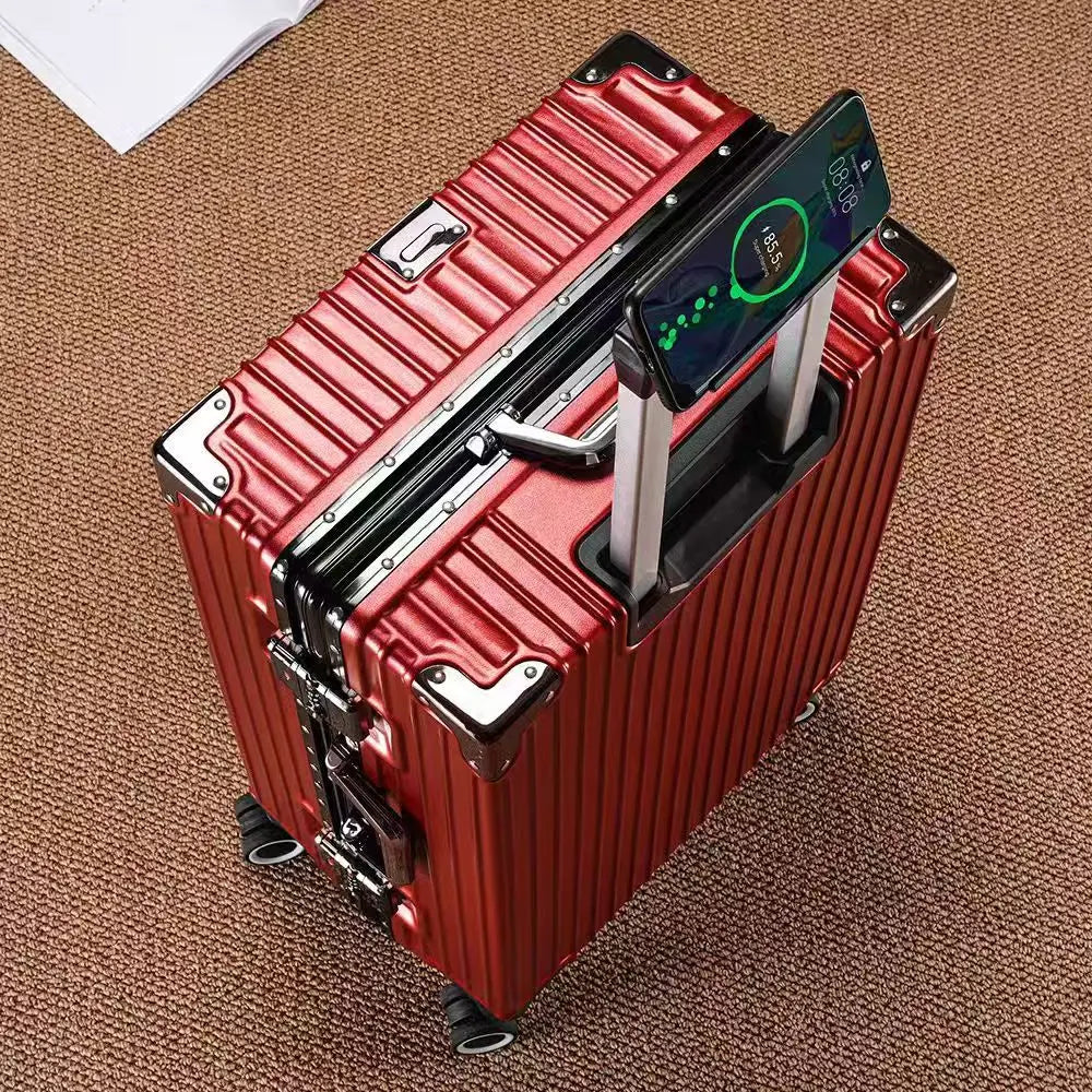 Wolverine luggage, a hard-shell suitcase with 108 rivets, 20-28 inches in size, featuring silent all-terrain wheels, a cup holde